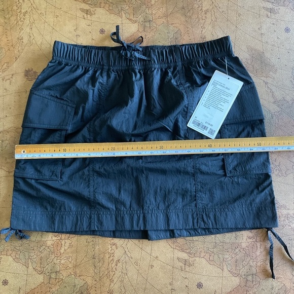 lululemon NWT Nylon Cargo Black Mini Skirt - Picture 6 of 9